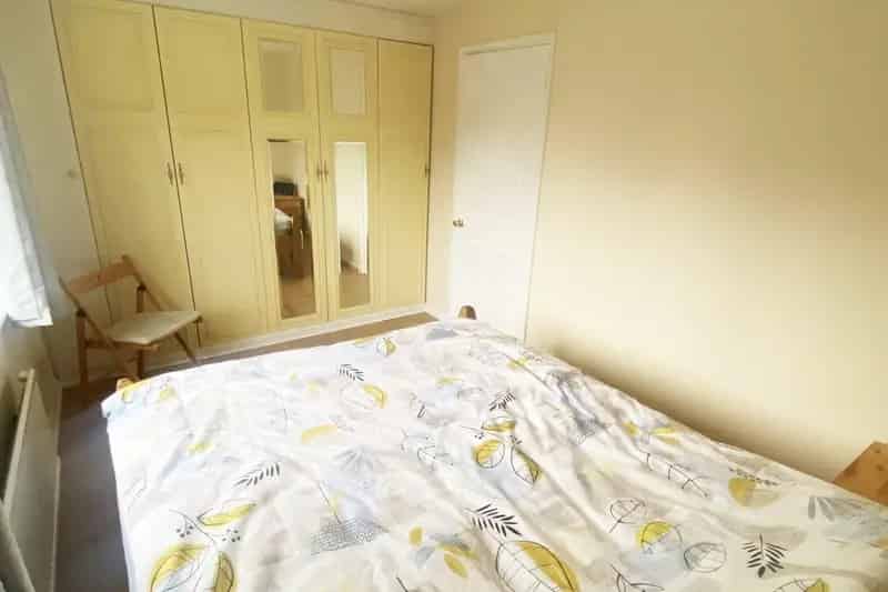 2 Bed House with Garden Patio Garage Zero Deposit Available