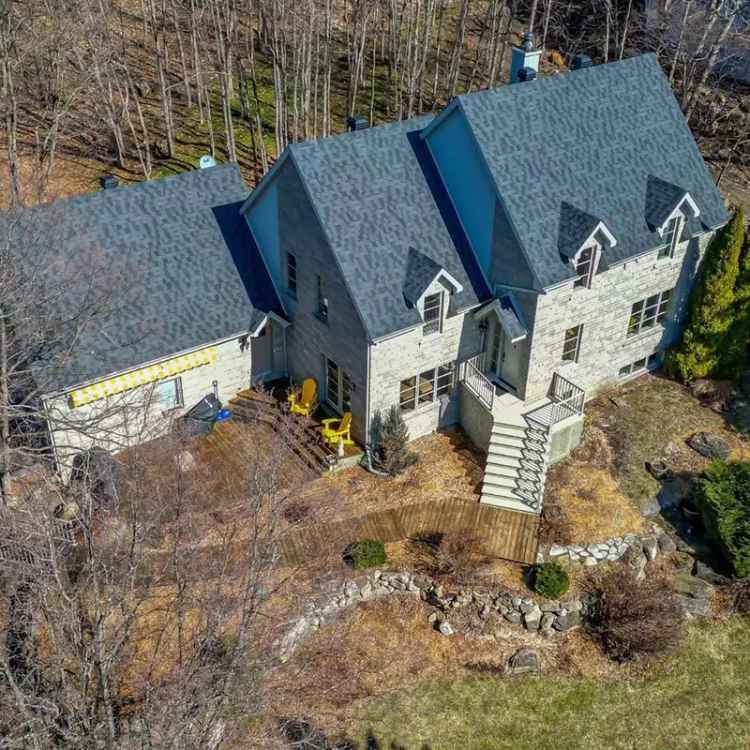 Luxury Lakeview House Near Oka Park