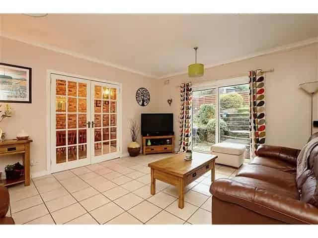 5 Bedroom Detached House Howwood