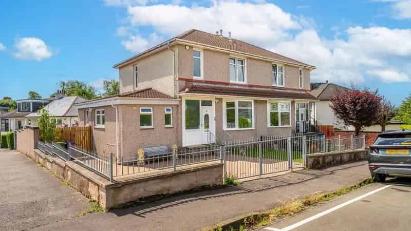 4 Bedroom Semi Detached House For Sale Shawlands