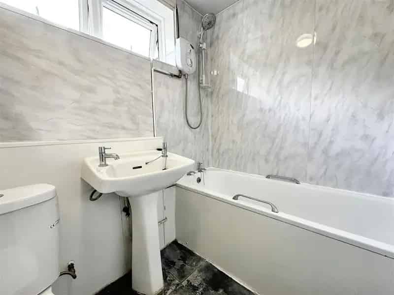 1 Bedroom Apartment for Sale - Ideal for First-Time Buyers
