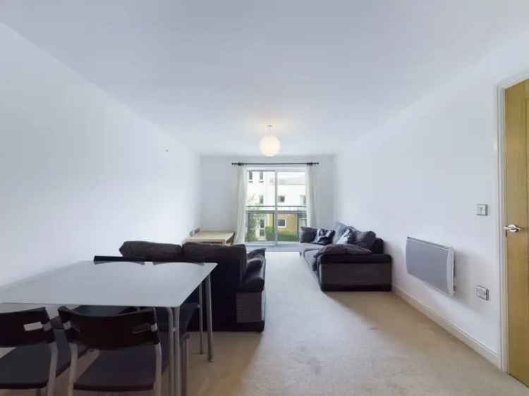 2 Bedroom Flat for Sale near Three Bridges Station