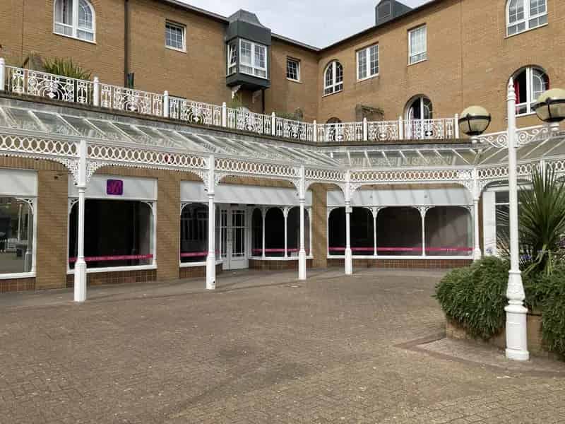 Large Class E Unit To Let In Brighton Marina
