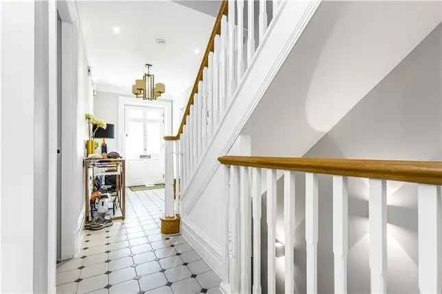 Detached house to rent in Beverley Road, Barnes, London SW13