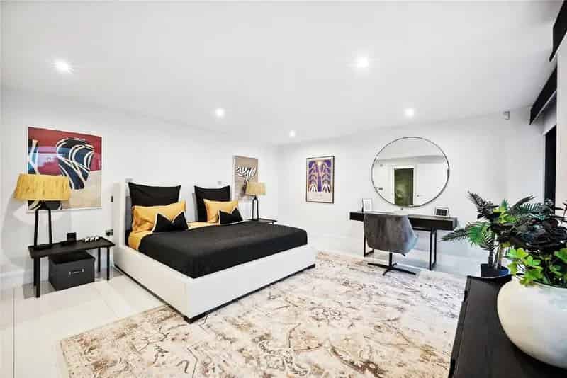 House For Sale , Gloucester Avenue, London, England