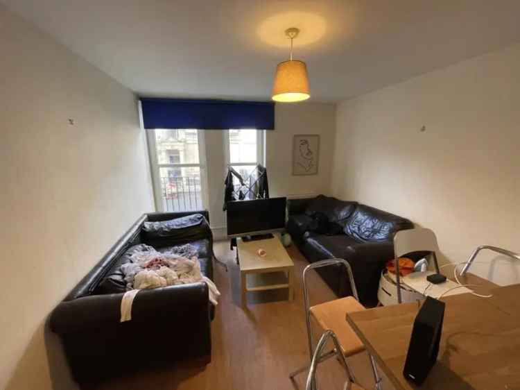 4 Bedroom Flat for Rent