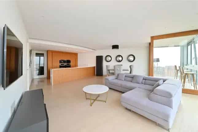 Luxury Flat for Sale in The Tower St George Wharf London