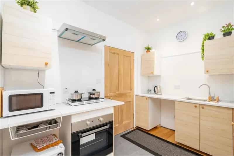 2 Bed Ground Floor Apartment Near Beach