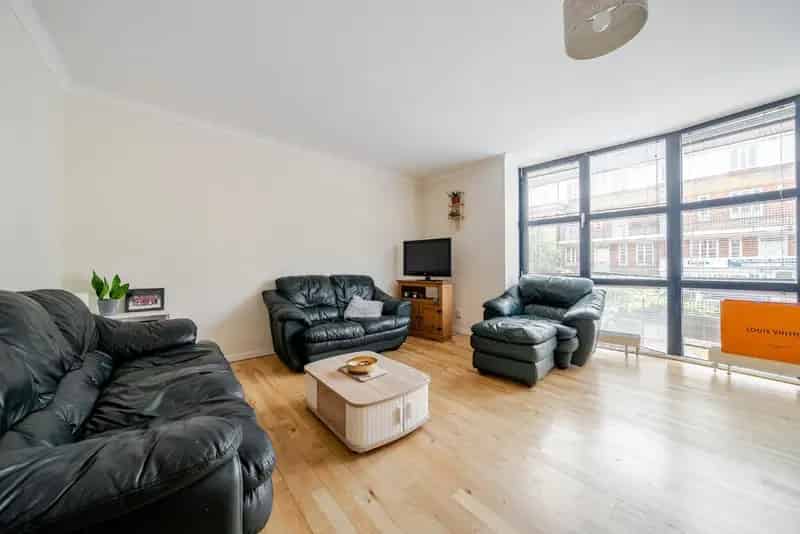 Flat For Sale , London, England