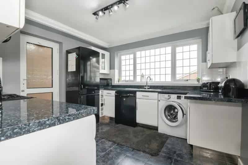 4 Bedroom Detached House Bitterne