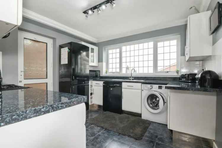 4 Bedroom Detached House Bitterne