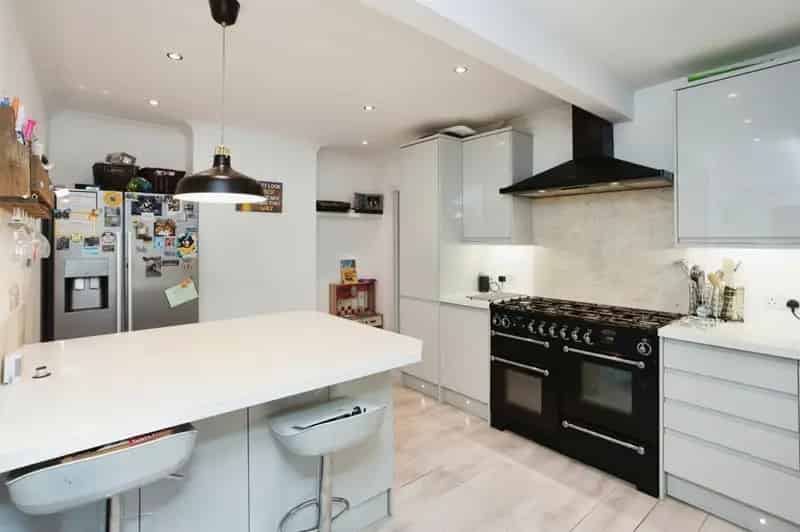 Three Four Bedroom Semi Detached House Family Home Modern Kitchen Parking Garden Outbuilding