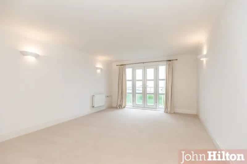 2 Bedroom Flat for Sale Sea Views Allocated Parking