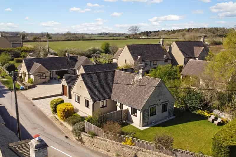 3 Bedroom Detached Bungalow for Sale in Ampney Crucis