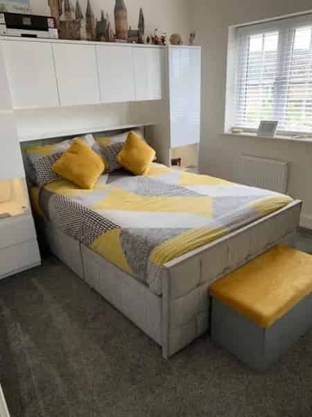 2 Bed House Near Shops Schools and Designer Outlet
