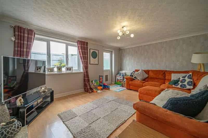 3 Bed Semi Detached House For Sale