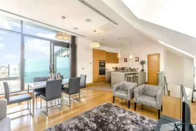 3-Bed Penthouse Flat Aldgate East London Stunning City Views