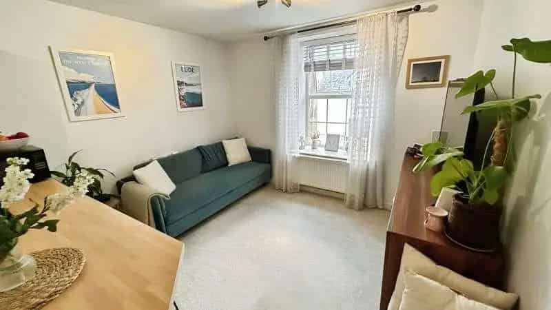 2 Bed Flat for Sale in Tavistock - First Time Buyer Opportunity