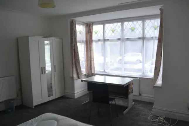 Semi-detached house to rent in Stapleton Road, Bristol BS5