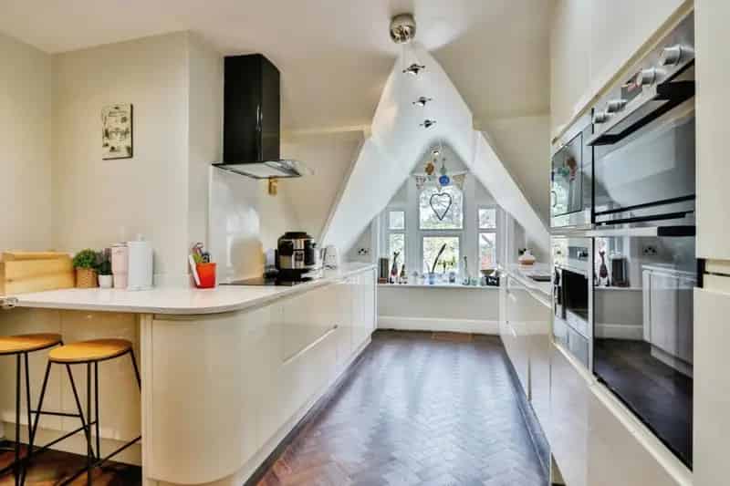 3 Bedroom Flat for Sale Near Westbourne Cliff Top