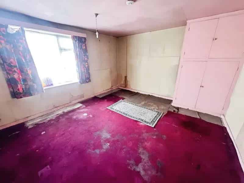 2 Bedroom Flat for Sale Orrell Greater Manchester Chain Free Ideal First Time Buy