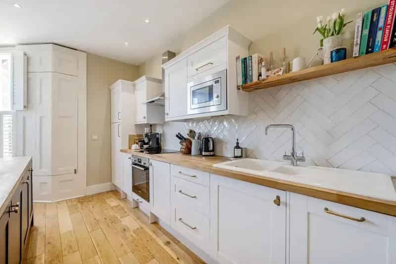 Flat For Sale , Thurlow Park Road, London, England