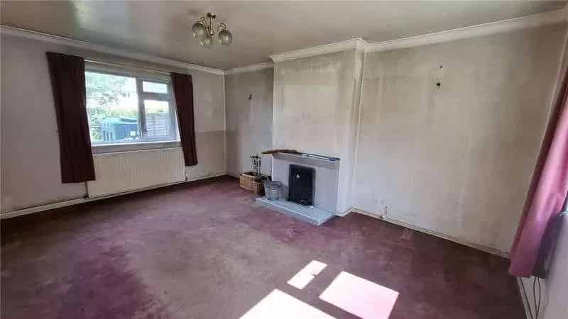 3 Bed House for Sale Needs Modernisation