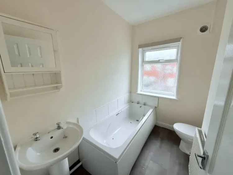 2 Bedroom House To Let Popular Location Pets Considered