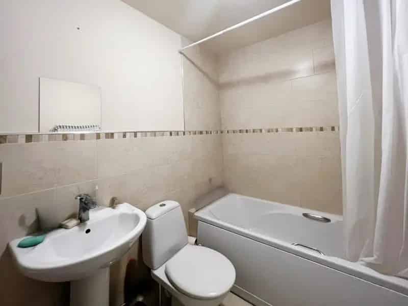 2 Bedroom Flat For Sale  Rental Income 775pcm