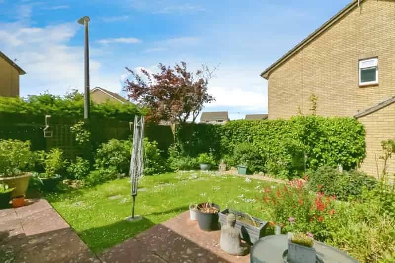 3 Bedroom Detached House Highlight Park Driveway Garage No Chain