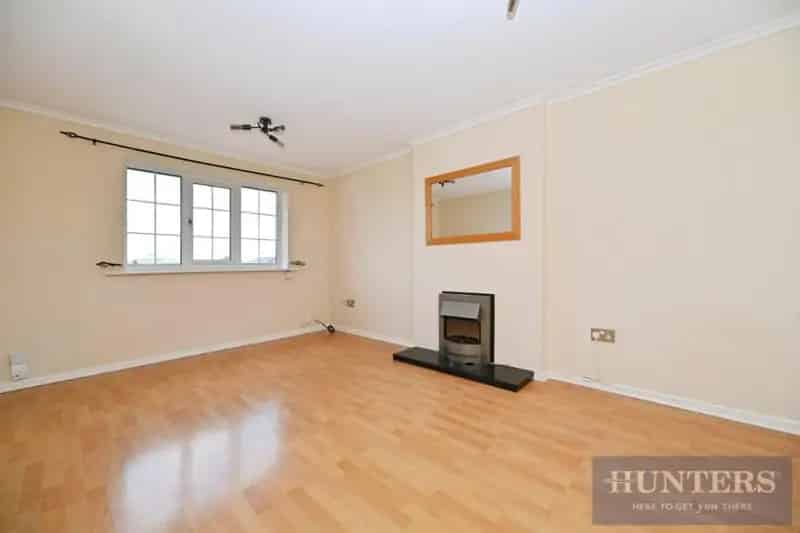 2 Bed Flat for Sale Near Yeadon High Street