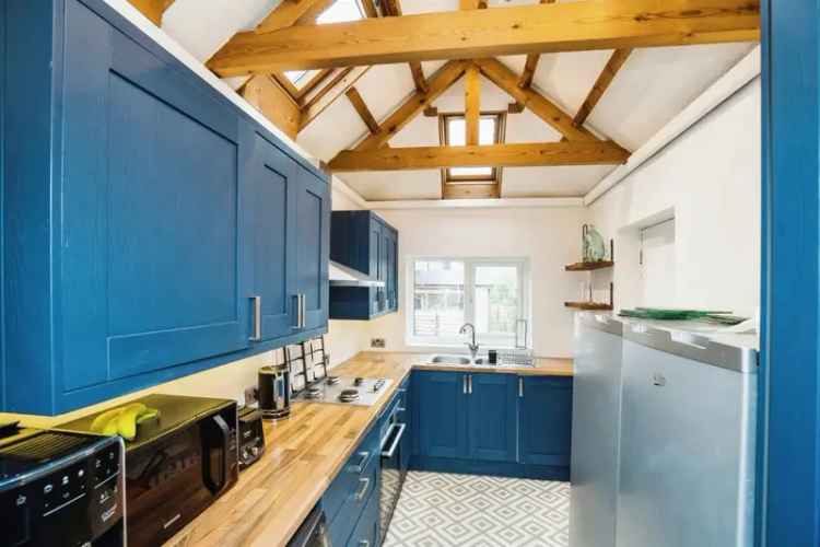Three Bedroom Semi-Detached Family Home Eastham