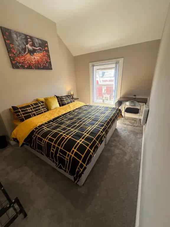 Super King Bedroom Belfast - University Quarter - Bills Included