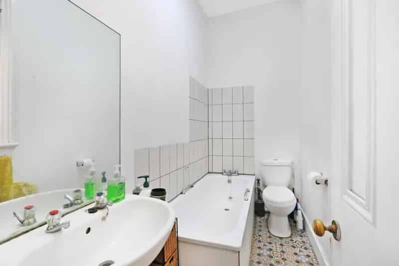 1 Bedroom Flat for Sale in Forest Hill