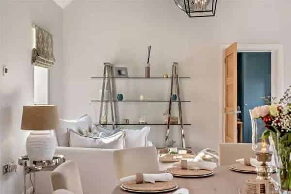 Oak Tree Barn: Luxurious Countryside Home with Extensive Gardens and Modern Amenities
