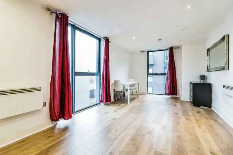 2 Bed 2 Bath Apartment Manchester City Centre Parking Available Now