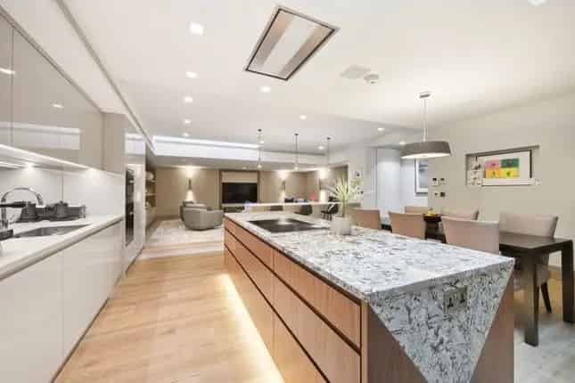 Detached House to Rent in Elvaston Mews London SW7