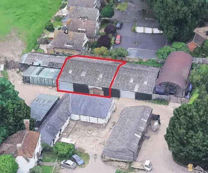 3000 sq ft Business Unit To Let