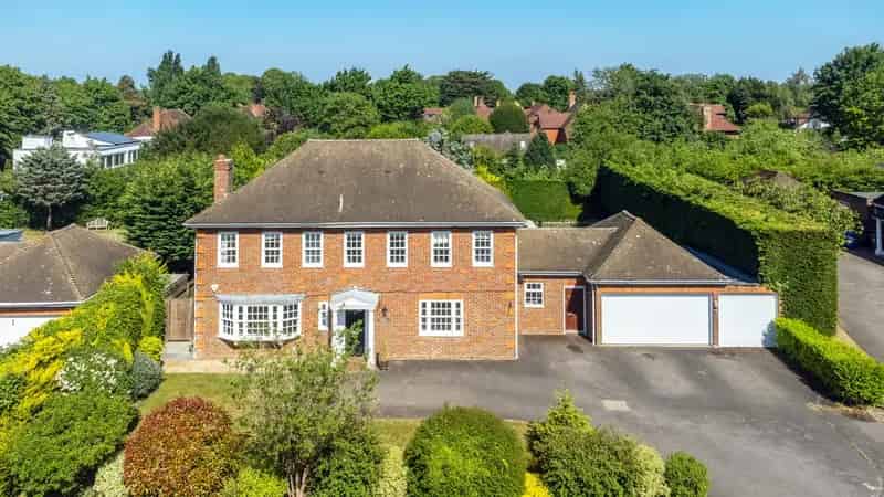4 Bedroom Detached House for Sale Maidenhead Berkshire