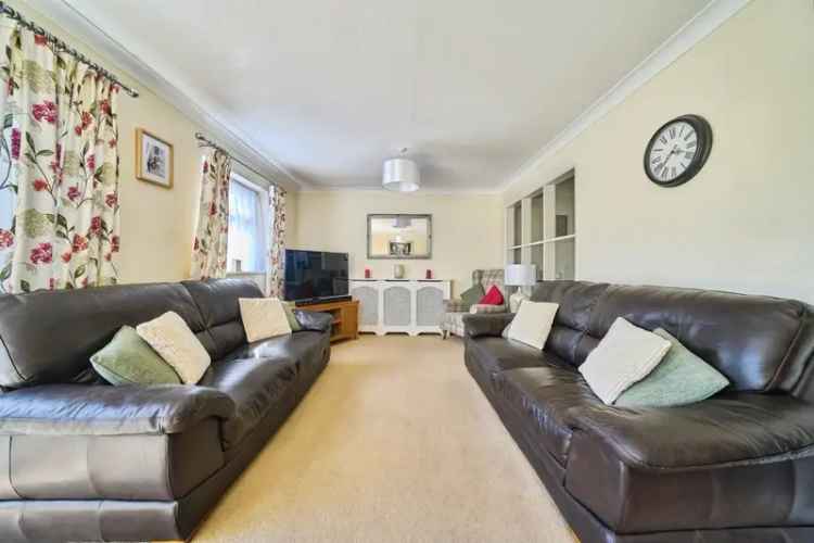 Four Bedroom End-Terraced House in Carpenders Park