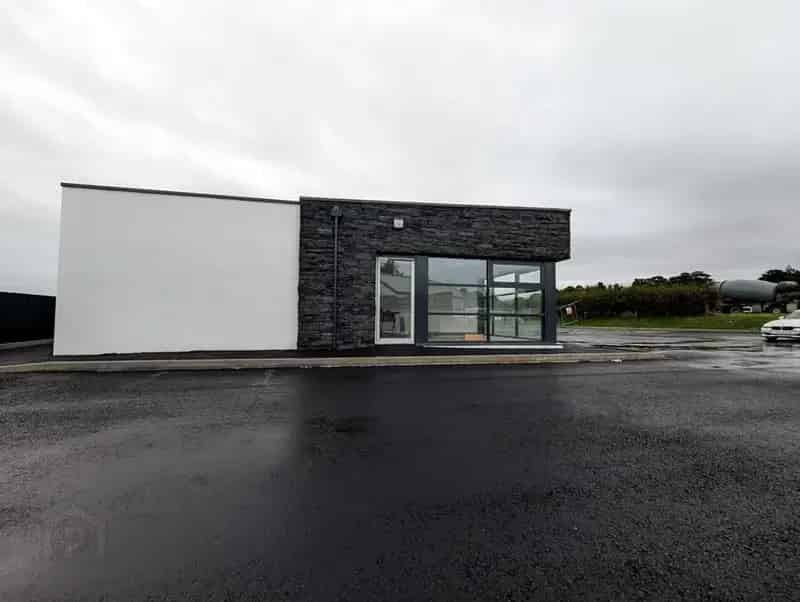 Commercial property For Rent , 2A, Burnbank Road, Hamilton, Scotland
