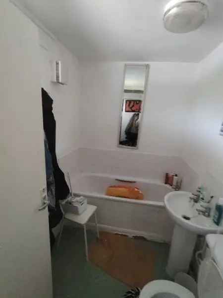 Flat For Rent in Thanet, England