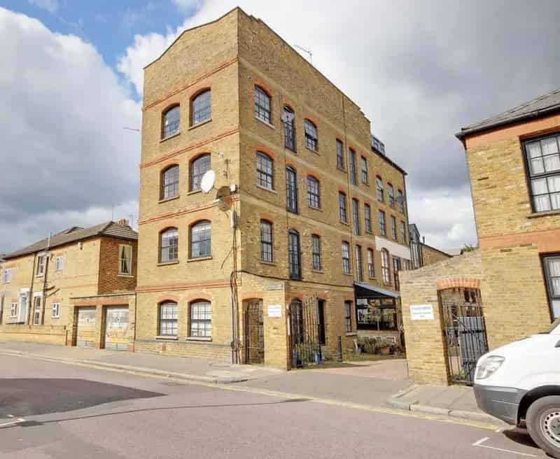 1 Bedroom Flat House to Rent in Converted Warehouse