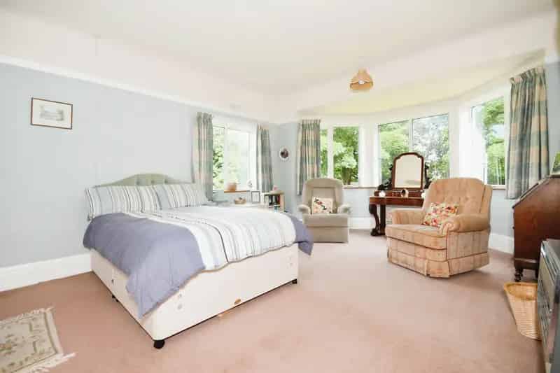 Six Bedroom Period Family Home Buxton