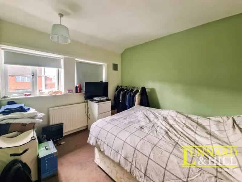 3 Bed Semi-Detached House For Sale