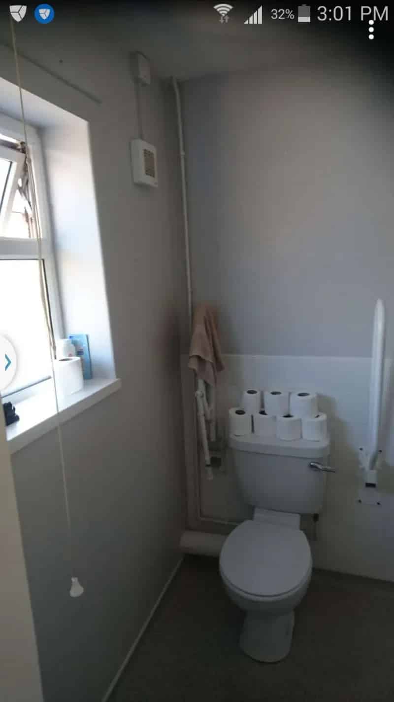 One Bedroom Bungalow Near Town