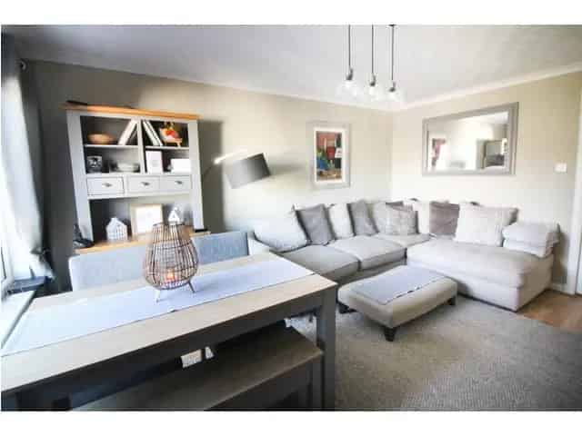 2 Bedroom Terraced House for Sale - Excellent Condition