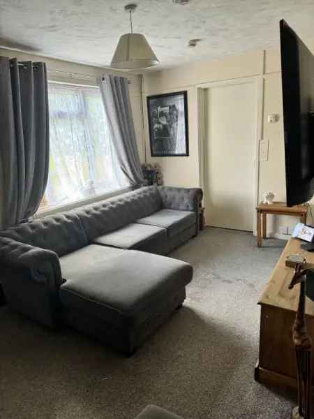 Bungalow For Rent in Ashford, England