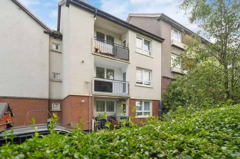 2 Bedroom Flat for Sale in Lanarkshire
