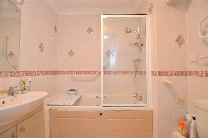 1 Bed Flat for Sale in Gloucester - Over 60s Development